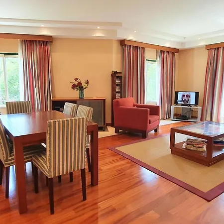 Apartmán Lovelystay - Classic 2bdr W Pool And Near Beach