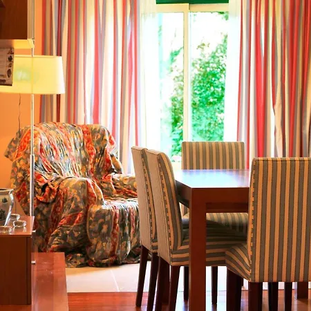 Lovelystay - Classic 2bdr W Pool And Near Beach *