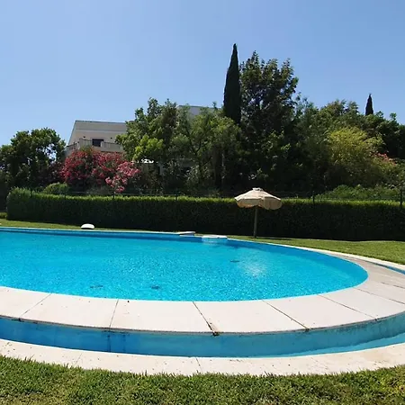 Lovelystay - Classic 2bdr W Pool And Near Beach Mexilhoeira da Carregacao
